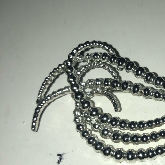 Vintage Elegant Silver-like Beaded brooch/ scarf pin-modern-like /yet simplstic - Picture 4 of 5